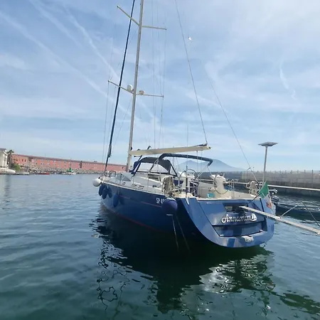 Annamimi Boat Botel Procida